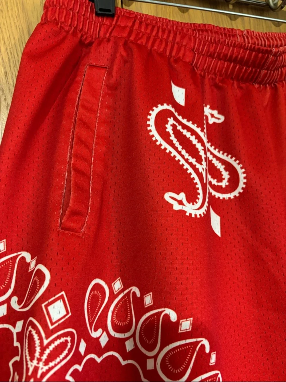 SAGO studio red bandana shorts Men’s XL elastic waist with string tie pockets - Picture 3 of 9